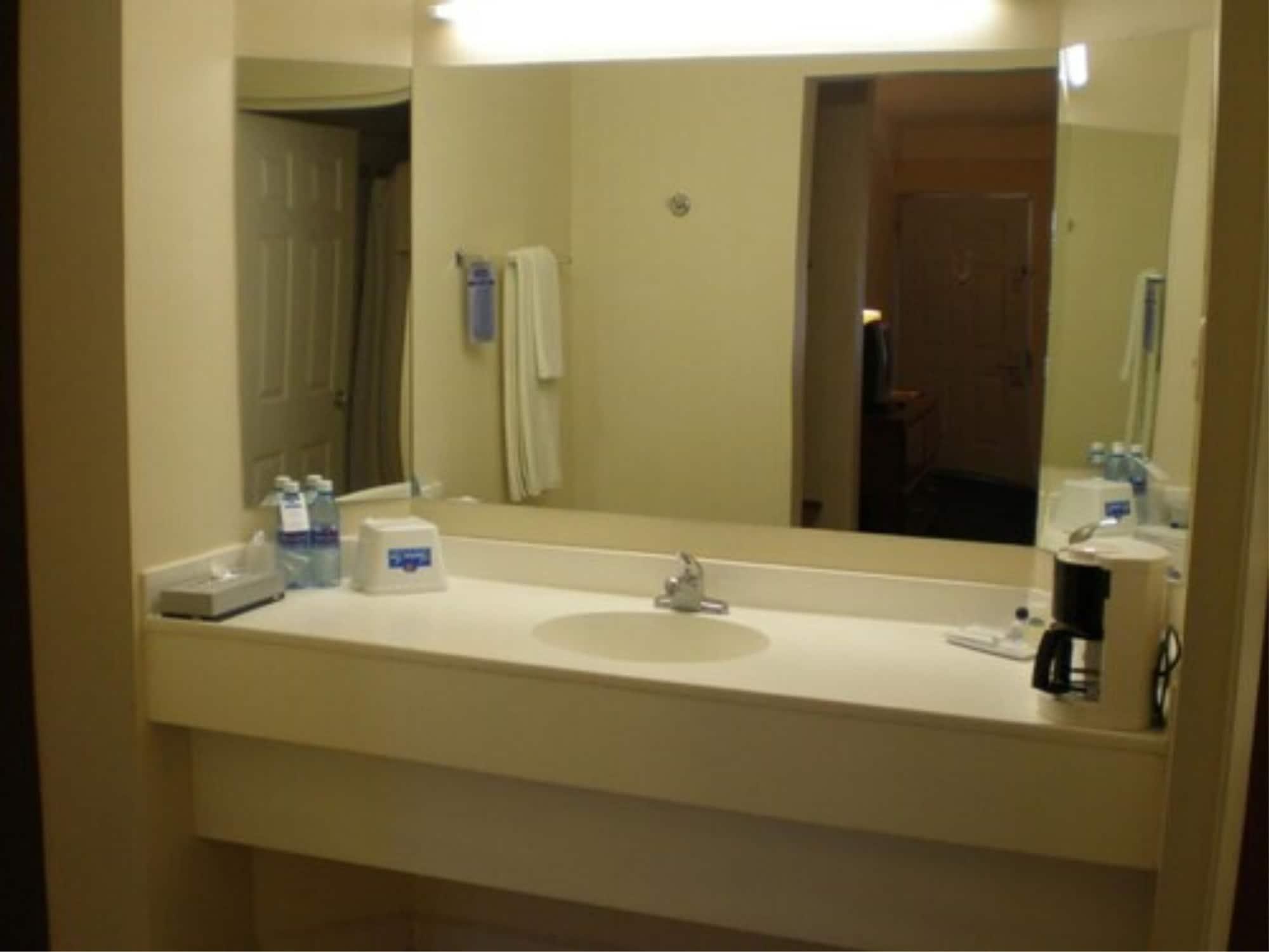 American Inn Hotel & Suites Parral Kültér fotó